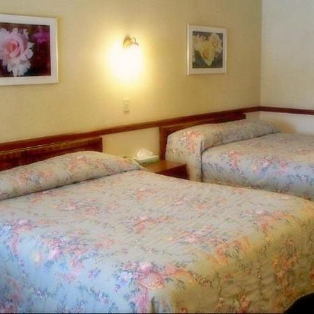 Roscoe Motor Inn Coshocton Oda fotoğraf
